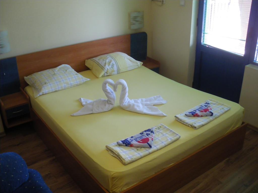 Brani Family Hotel Ruse Chambre photo